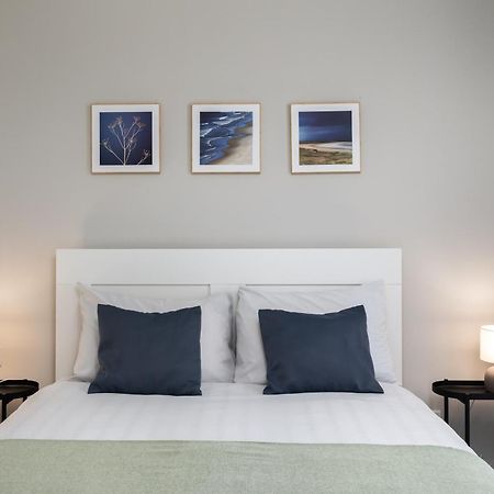Modern 2Br Cosy Apartment With Large Terrace - Close To Manoel Island & Tigne Shopping Mall Sliema Buitenkant foto