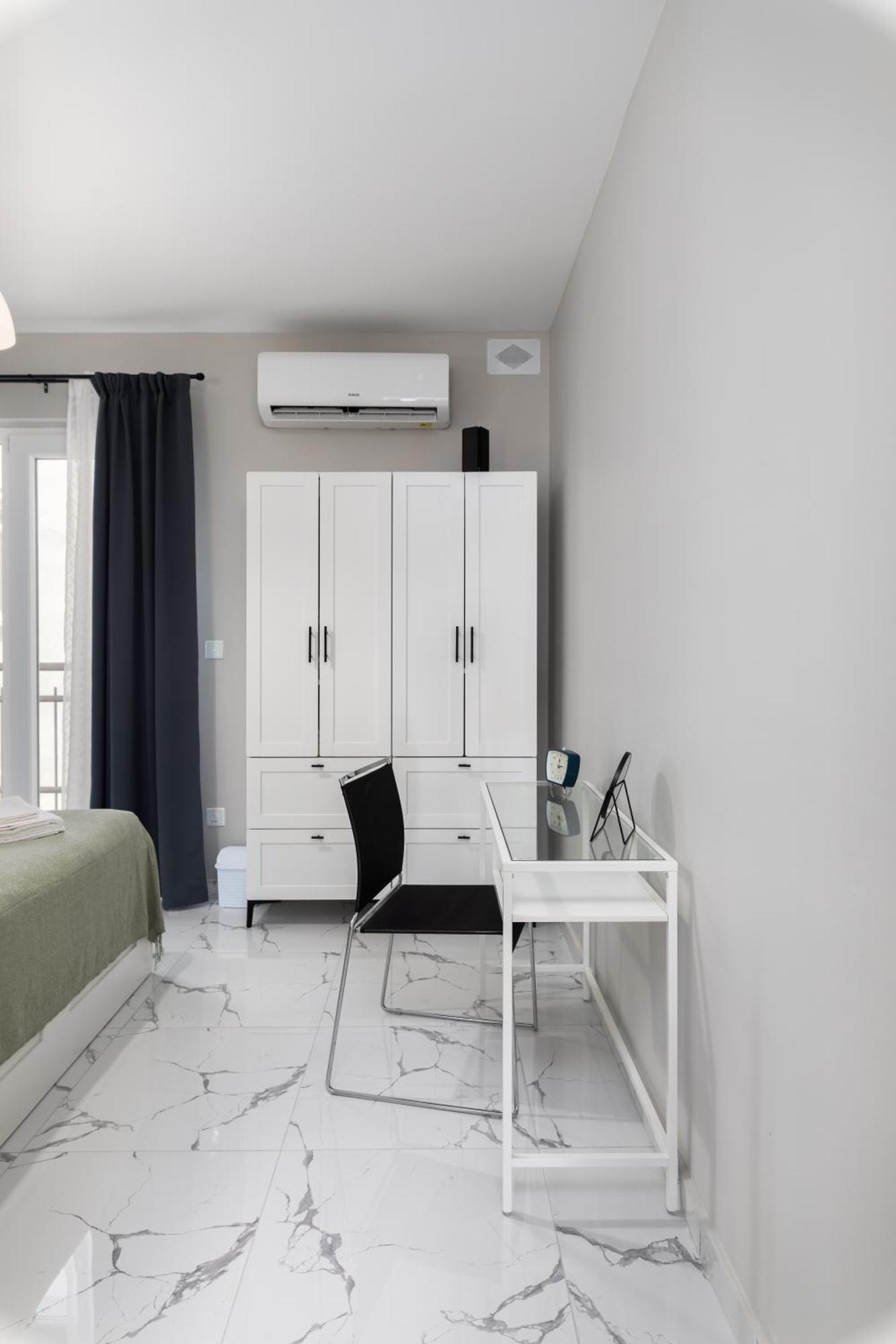 Modern 2Br Cosy Apartment With Large Terrace - Close To Manoel Island & Tigne Shopping Mall Sliema Buitenkant foto