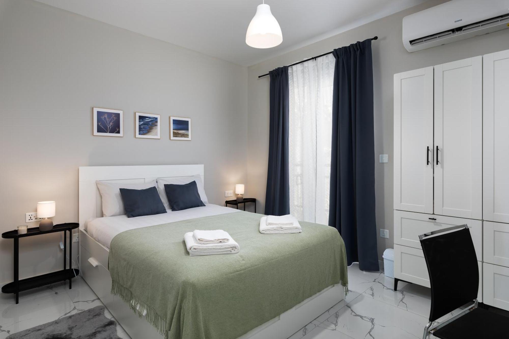 Modern 2Br Cosy Apartment With Large Terrace - Close To Manoel Island & Tigne Shopping Mall Sliema Buitenkant foto